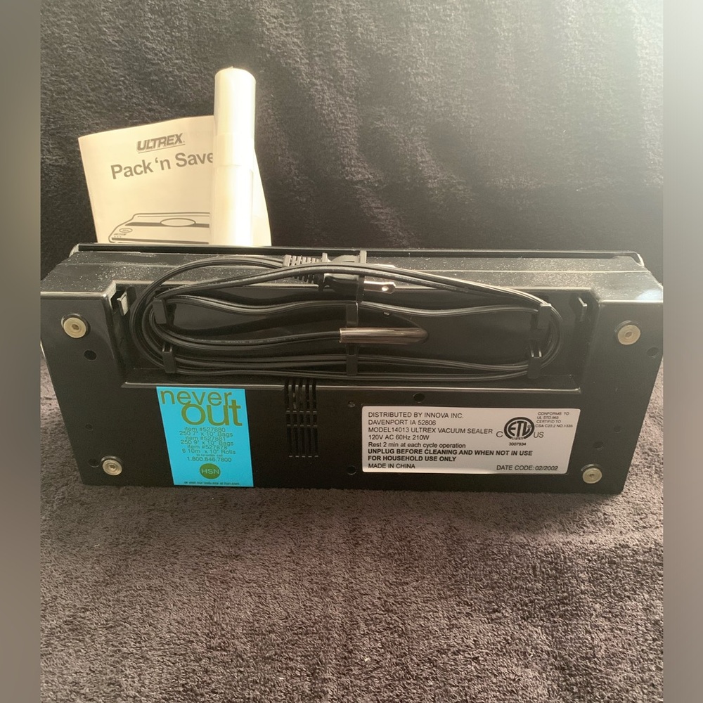 NWOT Ultrex Vacuum Sealing System with Manual and Bags, Never Used - Picture 9 of 16